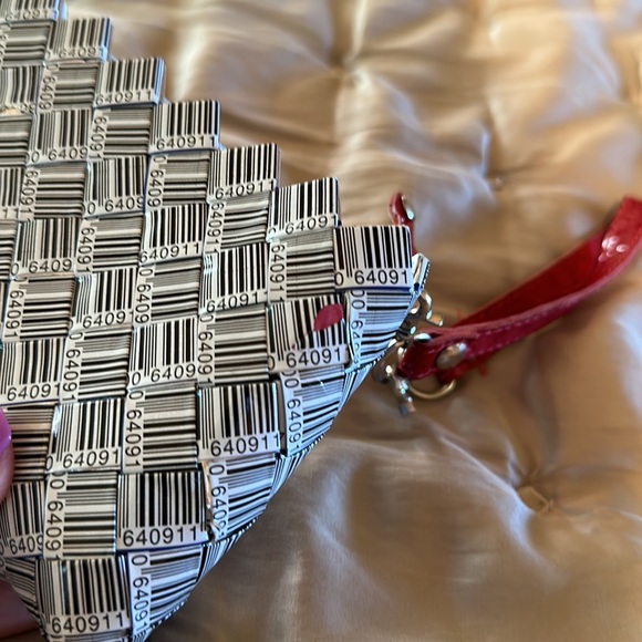 Nahui Ollin Wristlet, 8.5 X 4 X 1 - Picture 5 of 5